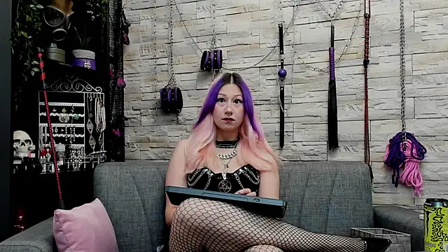 Snapshot of CruelMistress chatting on November 24, 2025, 12:10 am CruelMistress online show from November 24, 2025, 12:10 am