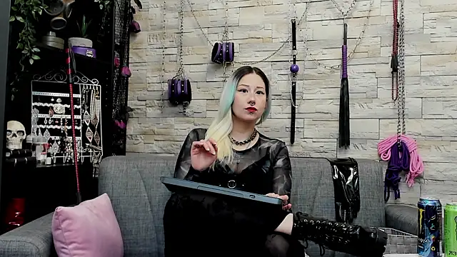 CruelMistress online show from March 19, 2026, 2:00 am