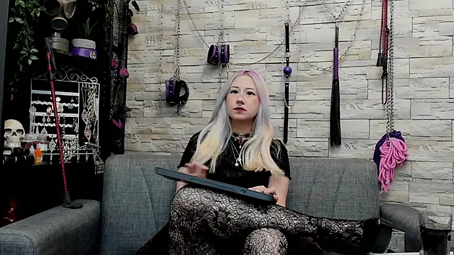 Snapshot of CruelMistress chatting on May 1, 2026, 12:48 am CruelMistress online show from May 1, 2026, 12:48 am