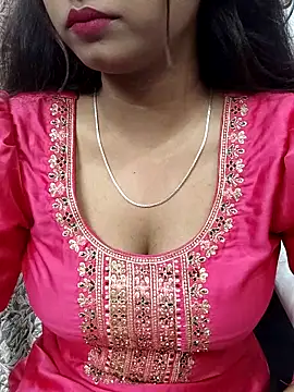 Snapshot of Ishaani_0 chatting on March 19, 2025, 10:33 am Ishaani 0 online show from March 19, 2025, 10:33 am