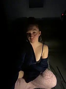 Snapshot of Stoner_BarbieXX chatting on May 12, 2026, 8:37 pm Stoner BarbieXX online show from May 12, 2026, 8:37 pm