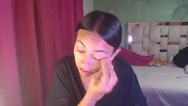 Snapshot of Little_aphrodite chatting on December 5, 2025, 1:38 am Little aphrodite online show from December 5, 2025, 1:38 am