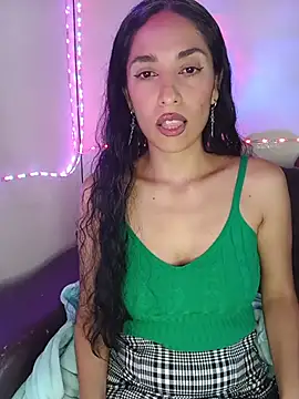 Snapshot of chloewildd_ chatting on May 27, 2026, 4:03 pm chloewildd online show from May 27, 2026, 4:03 pm