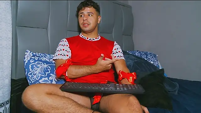 Snapshot of beautiful_james chatting on February 16, 2025, 2:53 am beautiful james online show from February 16, 2025, 2:53 am