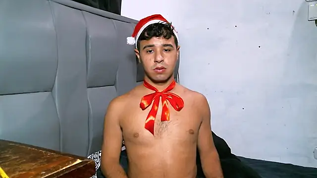 Snapshot of beautiful_james chatting on December 14, 2024, 12:22 am beautiful james online show from December 14, 2024, 12:22 am