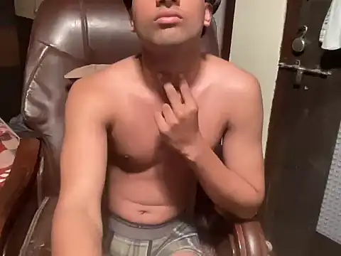 yourhero3466 online show from October 15, 2025, 4:37 pm