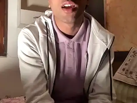 yourhero3466 online show from December 21, 2024, 4:03 pm