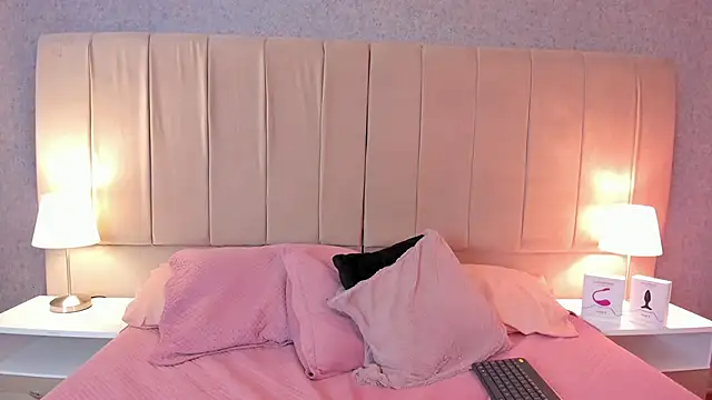 Snapshot of megan_bat chatting on December 22, 2024, 3:55 pm megan bat online show from December 22, 2024, 3:55 pm