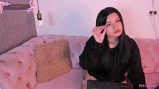 Snapshot of megan_bat chatting on December 27, 2024, 5:05 pm megan bat online show from December 27, 2024, 5:05 pm