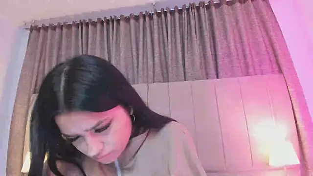 Snapshot of megan_bat chatting on March 18, 2025, 6:39 pm megan bat online show from March 18, 2025, 6:39 pm