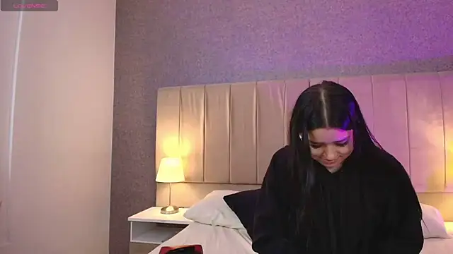 Snapshot of megan_bat chatting on February 12, 2025, 12:33 pm megan bat online show from February 12, 2025, 12:33 pm