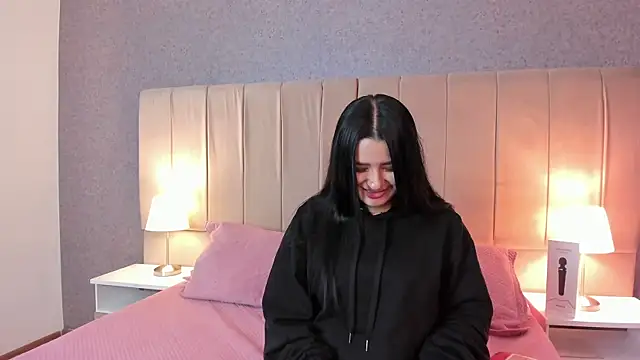 Snapshot of megan_bat chatting on December 24, 2024, 5:16 am megan bat online show from December 24, 2024, 5:16 am