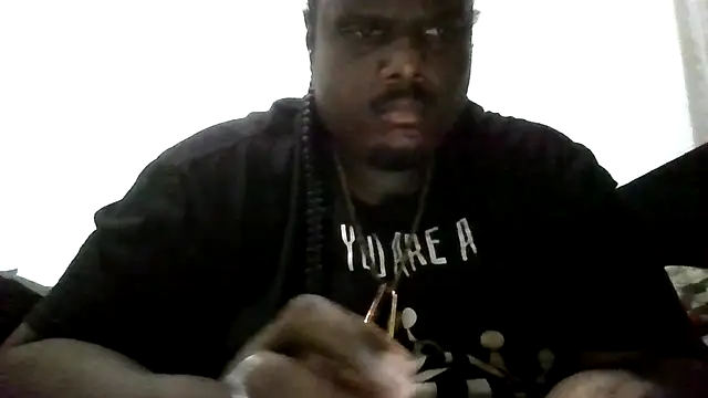 Snapshot of BigBossaNova69 chatting on June 2, 2026, 5:29 am BigBossaNova69 online show from June 2, 2026, 5:29 am