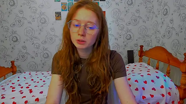 Snapshot of Fire_Luna chatting on May 5, 2026, 10:07 am Fire Luna online show from May 5, 2026, 10:07 am
