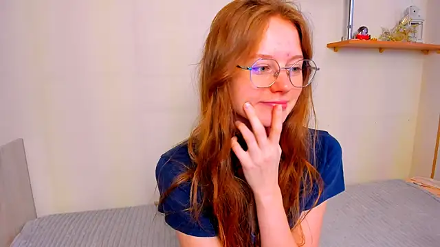 Snapshot of Fire_Luna chatting on December 22, 2025, 6:46 am Fire Luna online show from December 22, 2025, 6:46 am