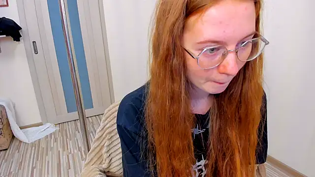 Snapshot of Fire_Luna chatting on November 1, 2025, 5:25 am Fire Luna online show from November 1, 2025, 5:25 am