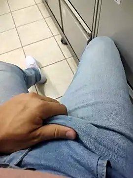 Snapshot of gatmoreno1 chatting on November 1, 2025, 11:15 am gatmoreno1 online show from November 1, 2025, 11:15 am