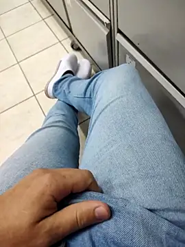 Snapshot of gatmoreno1 chatting on October 11, 2025, 2:29 pm gatmoreno1 online show from October 11, 2025, 2:29 pm