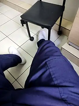 Snapshot of gatmoreno1 chatting on November 10, 2025, 4:23 pm gatmoreno1 online show from November 10, 2025, 4:23 pm