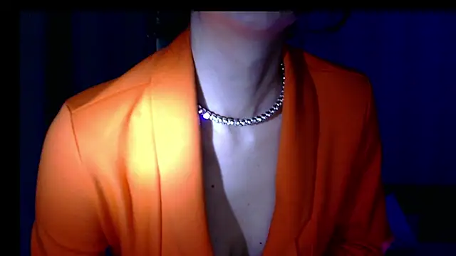 Snapshot of LilyXSky chatting on February 21, 2025, 1:00 pm LilyXSky online show from February 21, 2025, 1:00 pm