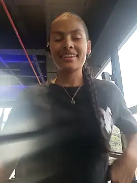 vanyacam  online show from April 10, 2026, 6:37 pm