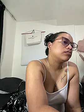 Snapshot of angela_angels_ chatting on May 6, 2026, 2:59 am angela angels online show from May 6, 2026, 2:59 am