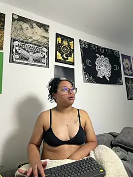 Snapshot of angela_angels_ chatting on April 24, 2026, 12:40 pm angela angels online show from April 24, 2026, 12:40 pm