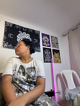 Snapshot of angela_angels_ chatting on April 24, 2026, 12:23 am angela angels online show from April 24, 2026, 12:23 am