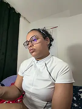 Snapshot of angela_angels_ chatting on June 14, 2026, 9:54 am angela angels online show from June 14, 2026, 9:54 am