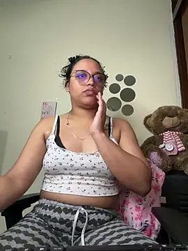 Snapshot of angela_angels_ chatting on April 21, 2026, 2:25 am angela angels online show from April 21, 2026, 2:25 am