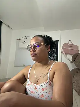 Snapshot of angela_angels_ chatting on March 23, 2026, 1:28 am angela angels online show from March 23, 2026, 1:28 am