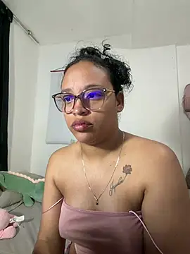 Snapshot of angela_angels_ chatting on April 6, 2026, 11:00 am angela angels online show from April 6, 2026, 11:00 am