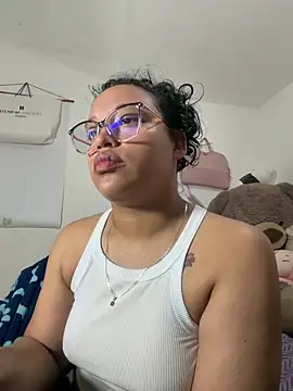 Snapshot of angela_angels_ chatting on April 7, 2026, 9:44 am angela angels online show from April 7, 2026, 9:44 am