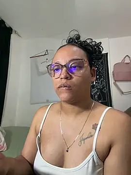 Snapshot of angela_angels_ chatting on March 6, 2026, 4:40 am angela angels online show from March 6, 2026, 4:40 am