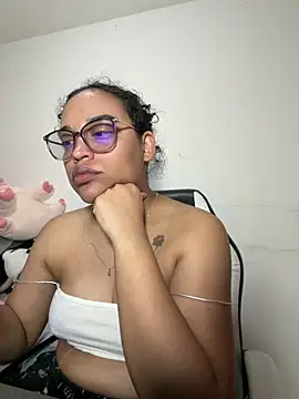 Snapshot of angela_angels_ chatting on May 16, 2026, 4:22 am angela angels online show from May 16, 2026, 4:22 am