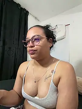 Snapshot of angela_angels_ chatting on May 8, 2026, 3:43 am angela angels online show from May 8, 2026, 3:43 am