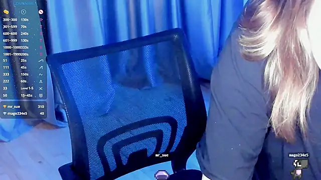 Snapshot of AlliceBrown_ chatting on January 4, 2025, 6:09 pm AlliceBrown online show from January 4, 2025, 6:09 pm