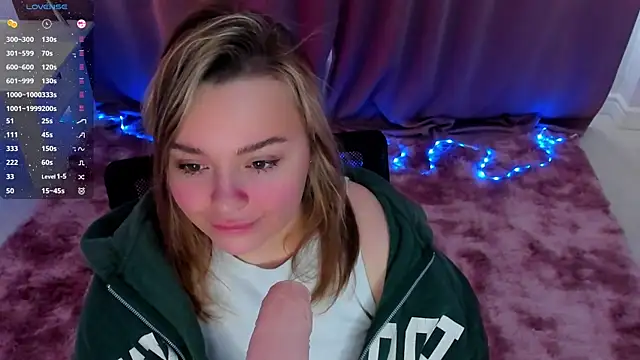 Snapshot of AlliceBrown_ chatting on February 8, 2025, 6:12 am AlliceBrown online show from February 8, 2025, 6:12 am