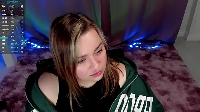 Snapshot of AlliceBrown_ chatting on February 2, 2025, 1:08 pm AlliceBrown online show from February 2, 2025, 1:08 pm