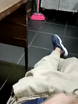 Snapshot of Juliano69xv chatting on October 16, 2025, 11:35 pm Juliano69xv online show from October 16, 2025, 11:35 pm