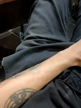 Snapshot of Juliano69xv chatting on November 16, 2025, 10:35 pm Juliano69xv online show from November 16, 2025, 10:35 pm