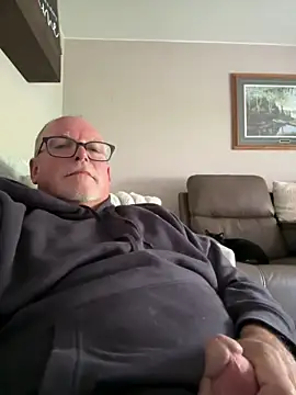 Snapshot of wildrocket02 chatting on May 7, 2026, 12:52 pm wildrocket02 online show from May 7, 2026, 12:52 pm