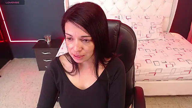 Snapshot of Danielle-Smithh chatting on February 13, 2025, 3:50 am Danielle-Smithh online show from February 13, 2025, 3:50 am