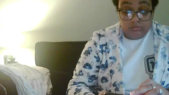 vanilla chocolate23 online show from October 23, 2025, 8:57 am