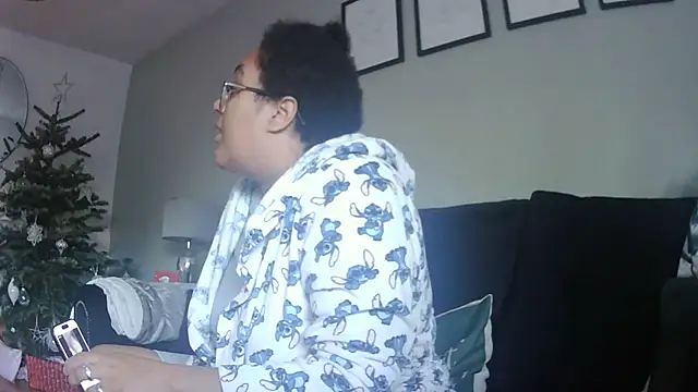 vanilla chocolate23 online show from December 2, 2025, 10:28 am