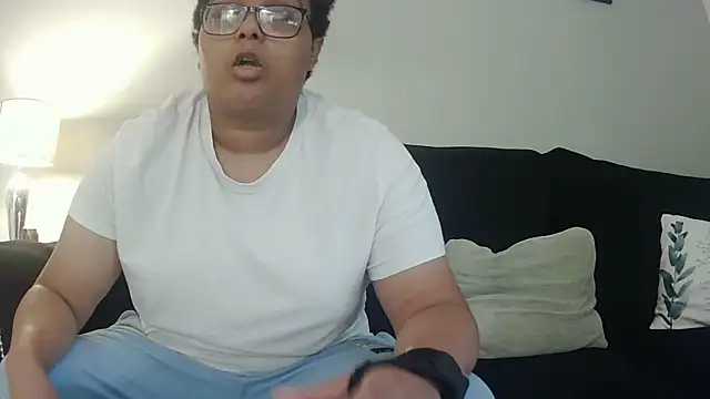 vanilla chocolate23 online show from September 10, 2025, 11:20 am