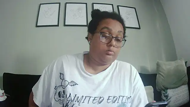 vanilla chocolate23 online show from September 15, 2025, 8:04 am