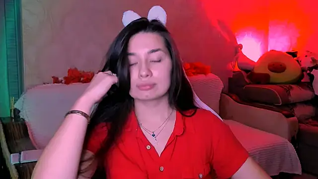 Snapshot of Swee_Alicee chatting on October 28, 2025, 7:35 pm Swee Alicee online show from October 28, 2025, 7:35 pm