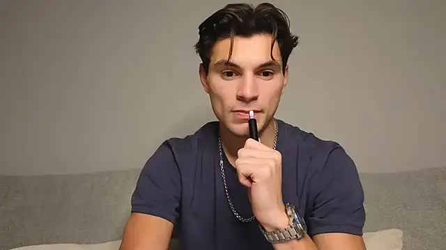 Snapshot of denlover1 chatting on December 20, 2025, 2:03 am denlover1 online show from December 20, 2025, 2:03 am