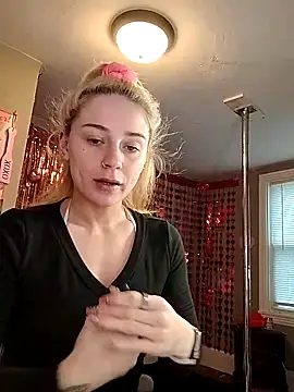 lexybabyxo online show from February 10, 2026, 12:37 pm